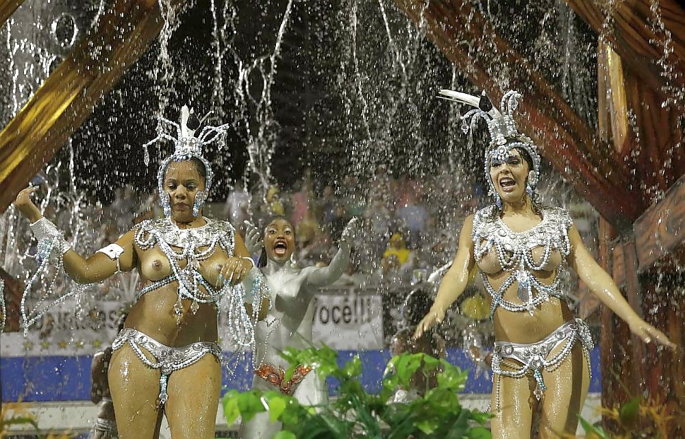 Rio Carnival Topless 01 3