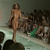 arreyon ford oops boob on the catwalk dec 2017 7